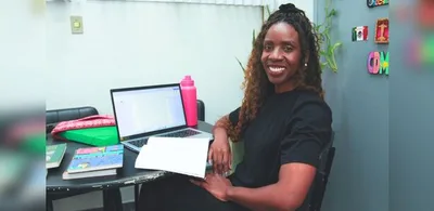 Claudiana Raymundo conclui doutorado após trabalhar como doméstica