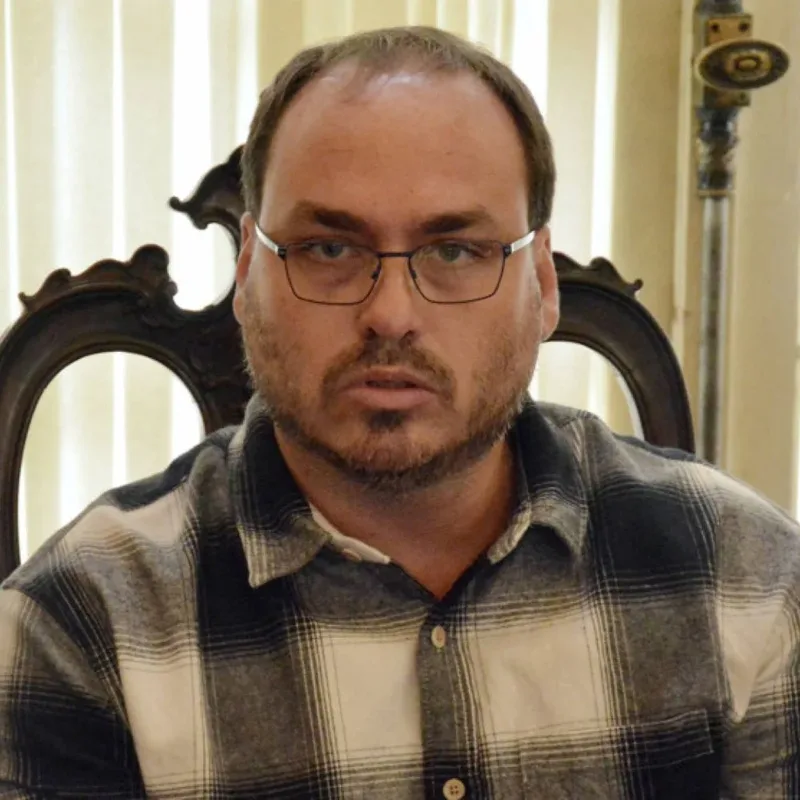 Como o entorno de Flávio reagiu à nova mensagem misteriosa de Carlos Bolsonaro