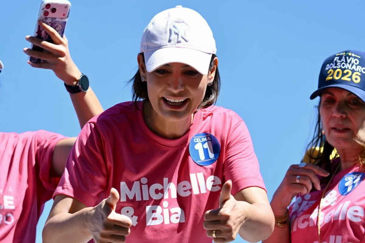 Michelle Bolsonaro soma 40,8% na disputa pelo Senado no Distrito Federal