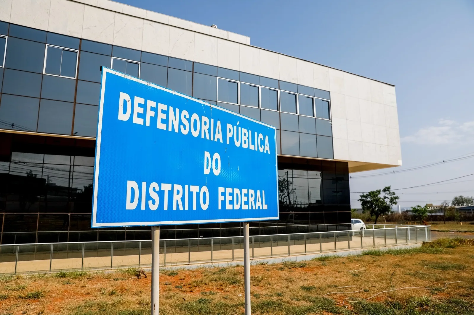 Vítima tenta recuperar transferências após fraude com processo da DPDF