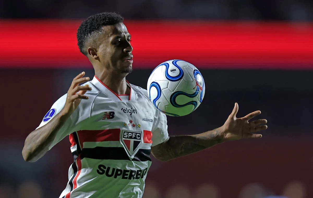 São Paulo bate o Internacional por 1 a 0 e se afasta da zona de queda