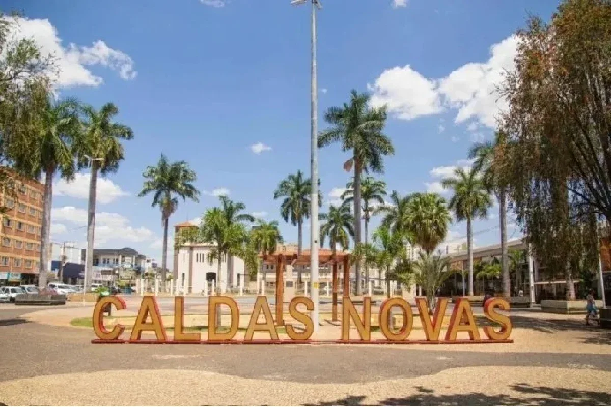Justiça de Goiás manda Booking indenizar cliente por reserva não remarcada