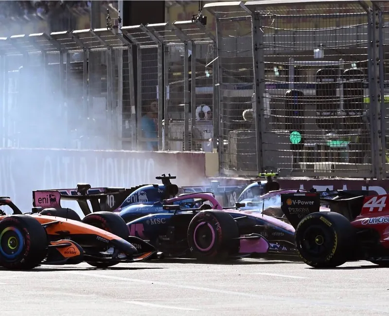 Sepang recebe retorno da F1 após corrida marcada por acidente e disputa apertada