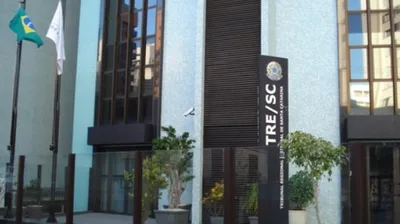 TRE-SC multa Jorginho Mello por divulgar pesquisa eleitoral com recálculo de votos válidos