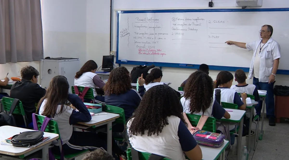 Pesquisa aponta salários de professores e desafios para renovar a carreira no Brasil