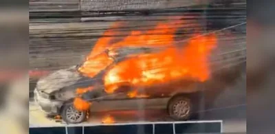 Incêndio destrói carro após pane no bairro Alecrim, em Vila Velha