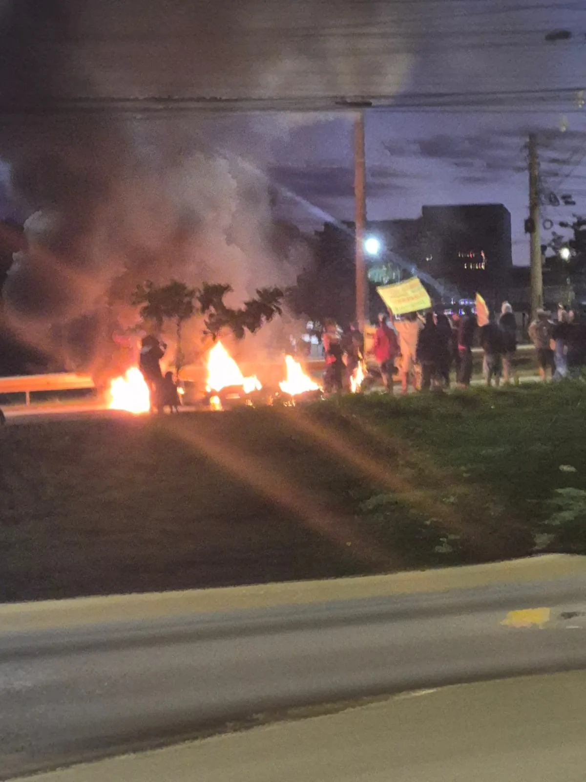 Bloqueio na Via Estrutural leva congestionamento até a BR-070