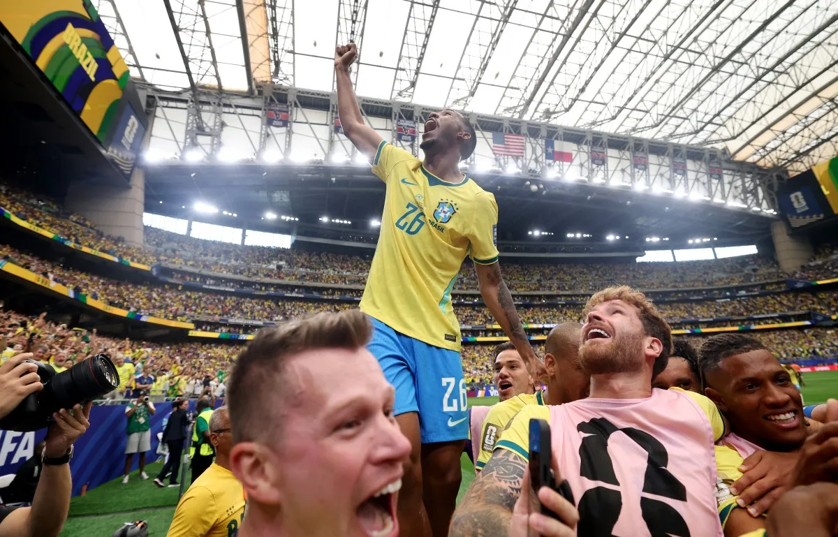 Rayan ganha destaque após gol pelo Brasil e é comparado a Vinícius Jr.