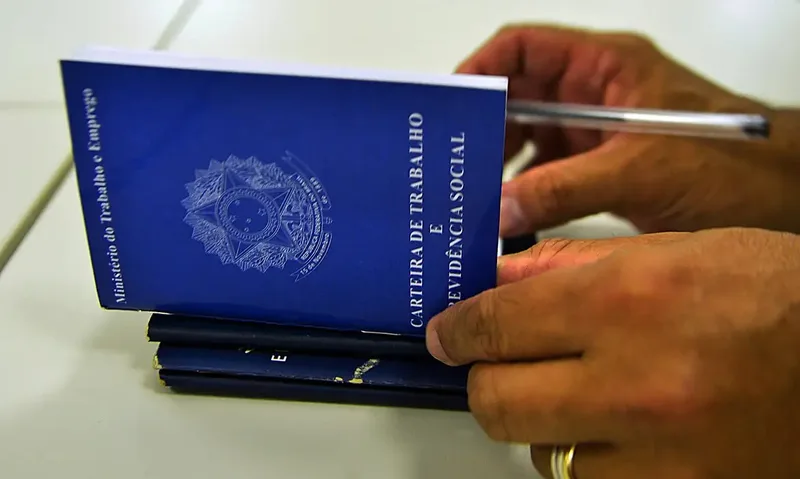Distrito Federal oferece 1.244 vagas de emprego nesta segunda-feira