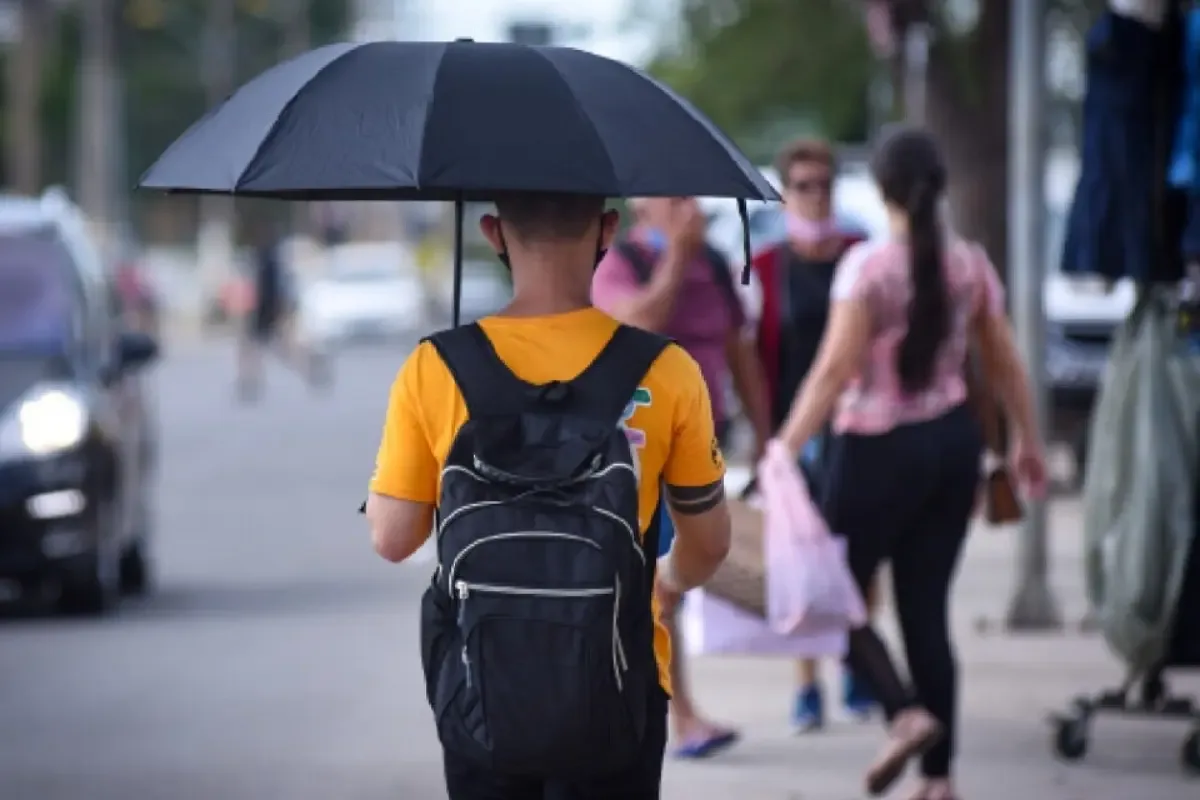 Chuva continua isolada em Goiás, enquanto temperaturas passam de 35°C