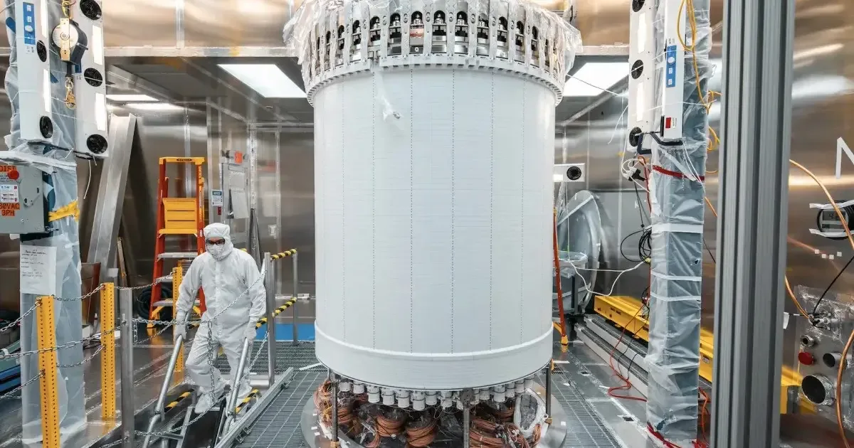 Experimento subterrâneo registra sinal associado à matéria escura