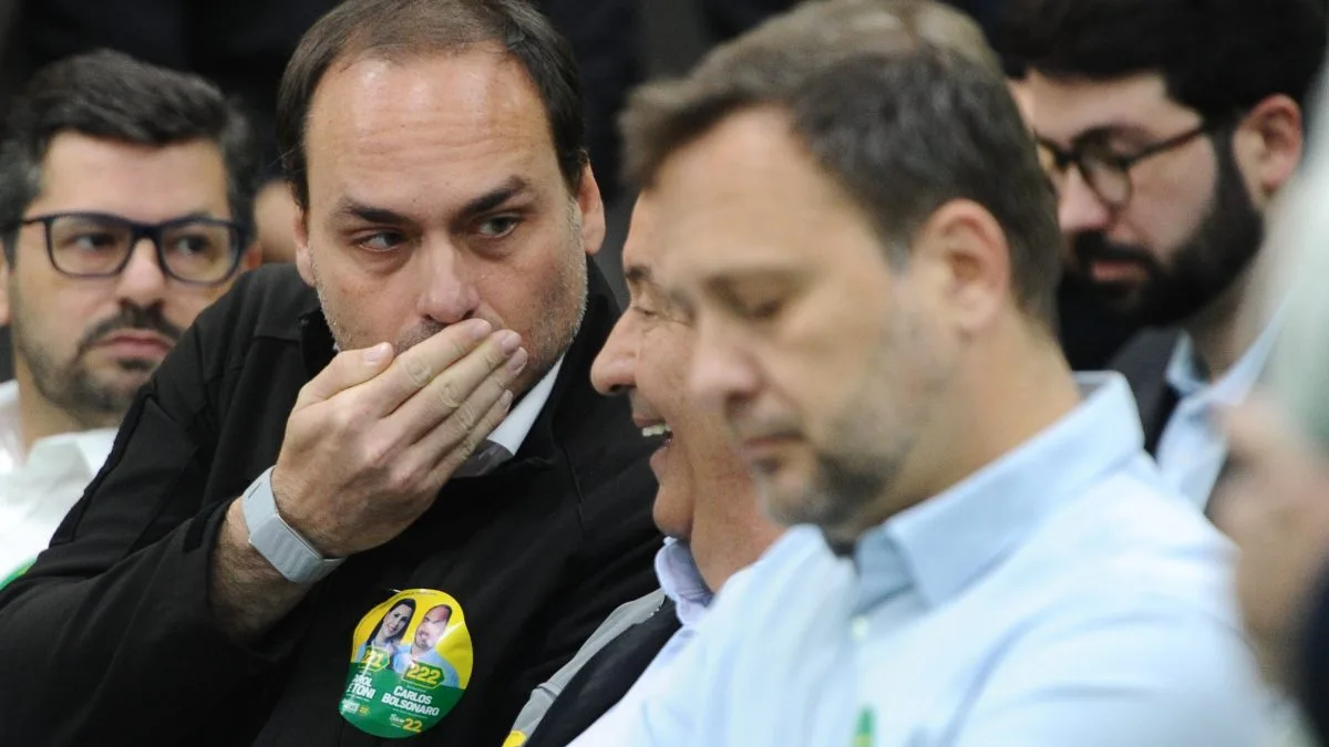 ‘Dizem que eu sou um forasteiro’: Carlos Bolsonaro revela onde vai morar caso perca as eleições para o Senado em SC