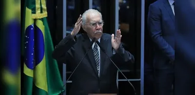 Boletim informa estado estável de José Sarney após internação