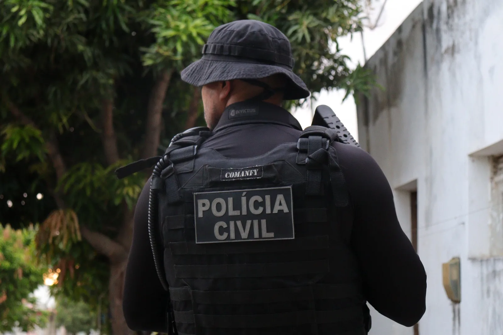 Homem é detido em Macaíba após levar carnes de supermercado e usar nome do irmão