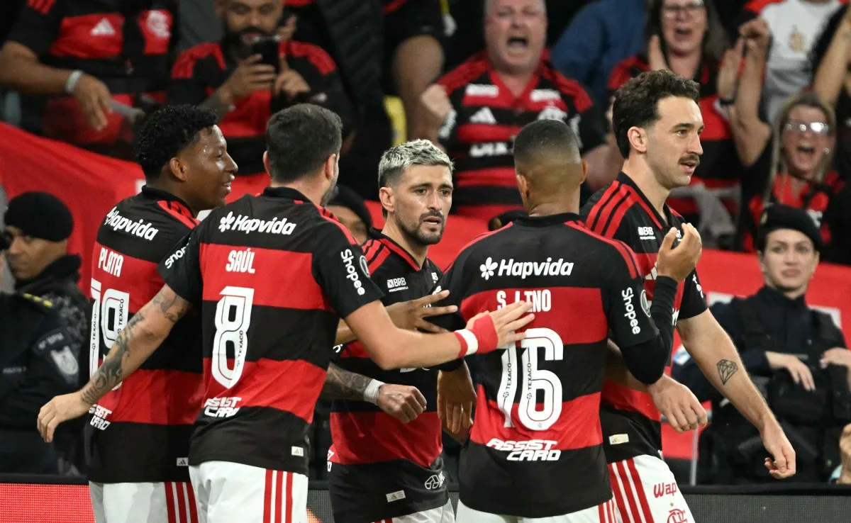 Flamengo bate Bragantino por 2 a 1 e amplia vantagem na liderança