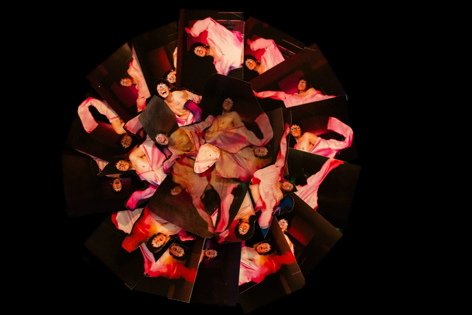Exposição em Ceilândia convida público a criar máscaras e figuras