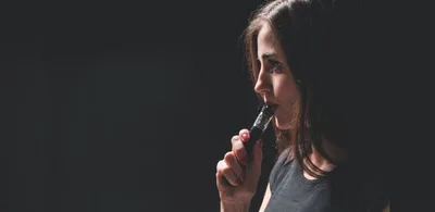 Jovens de 16 a 24 anos lideram consumo de cigarros no Brasil