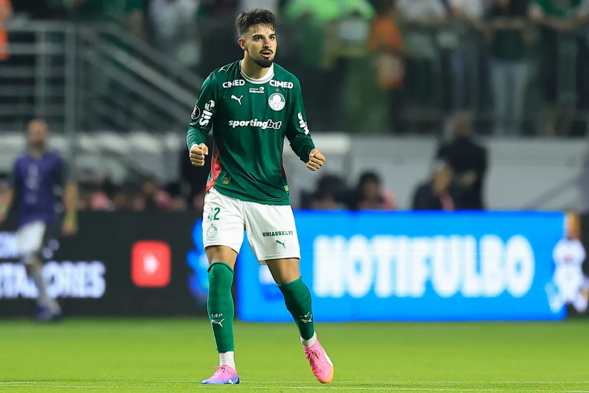 Palmeiras bate São Paulo por 2 a 0 e reassume liderança provisória