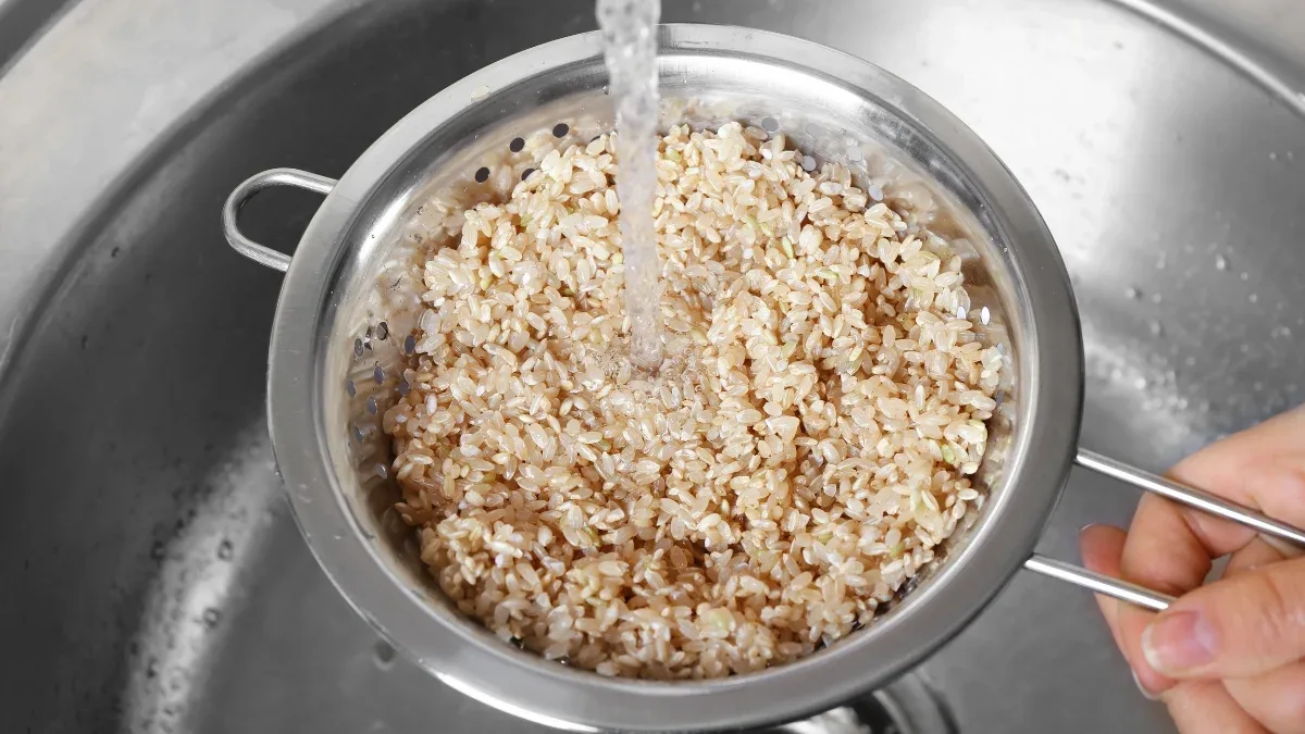 Arroz lavado ou não: a escolha muda conforme o prato