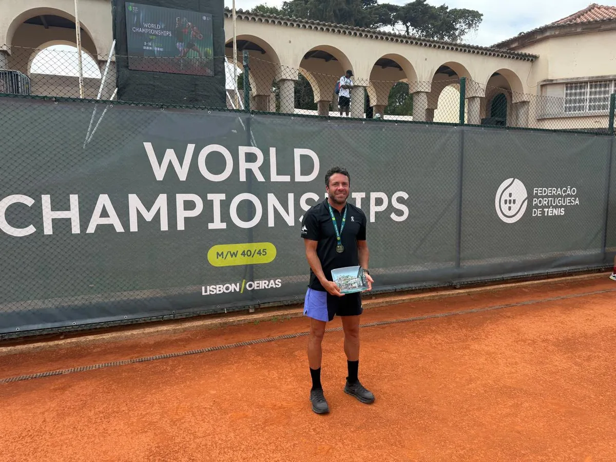 Rodrigo Starling chega ao segundo lugar do ranking mundial de tênis master
