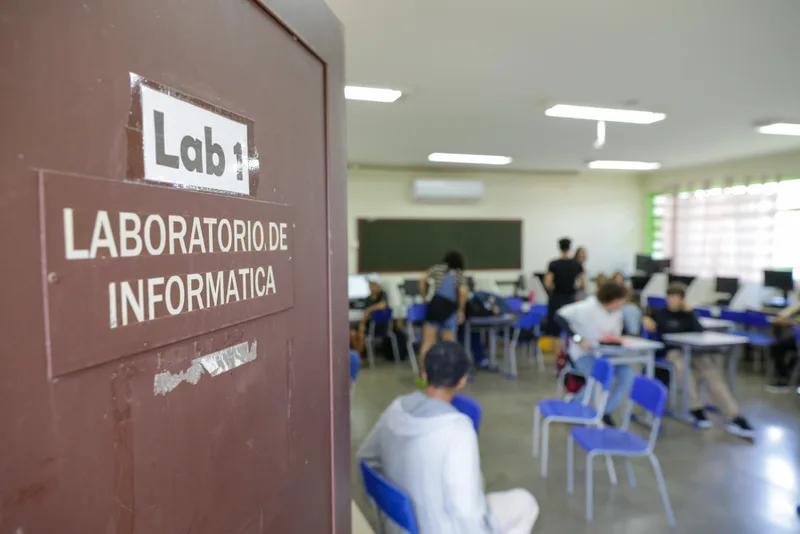 Pisa 2025: Brasil mantém desempenho, mas segue abaixo da média em três áreas