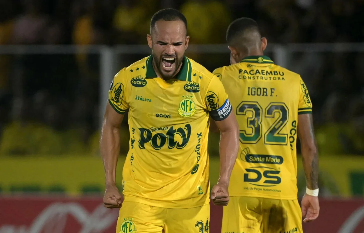 Mirassol vence o Coritiba de virada e encerra jejum no Brasileirão