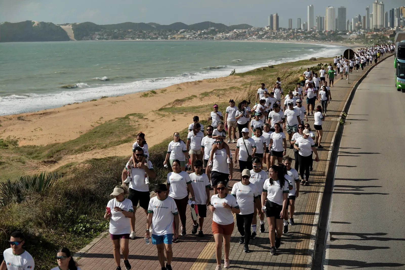 Ação da Neoenergia Cosern reúne doações e orienta participantes sobre segurança