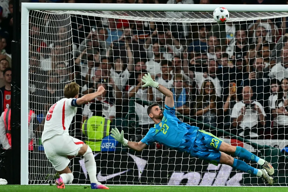 Espanha reage após pênalti perdido e supera Inglaterra em Wembley